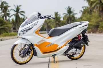 Honda Pcx Pakai Ban Cacing. Street Manners: Motor Pakai Ban Cacing untuk Harian? Ini