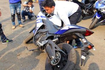 Cara Menghidupkan Motor Injeksi Yang Mati. Begini Cara Menghidupkan Motor yang Mati Karena Bank Angle