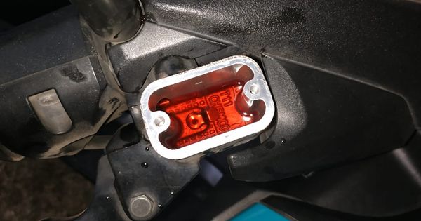 Cara Buang Angin Rem Cakram Belakang Motor. Banyak Yang Belum Tahu, Begini Cara Buang Angin di Rem Cakram