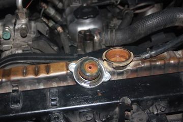 Mengapa Sistem Pendingin Selalu Dianjurkan Untuk Menggunakan Radiator Coolant. Radiator Tadinya Pakai Air Biasa, Haram Diganti Coolant Jika Tidak
