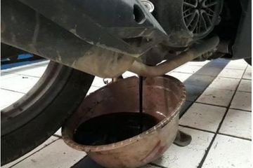 Cara Mengetahui Oli Motor Matic Harus Diganti. Ini Ciri yang Muncul Kalau Oli Mesin Motor Matic Minta Diganti