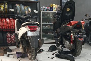 Stang Nmax Bengkok. Yamaha NMAX dan XMAX Kompak Mesin Jebol, Stang Piston