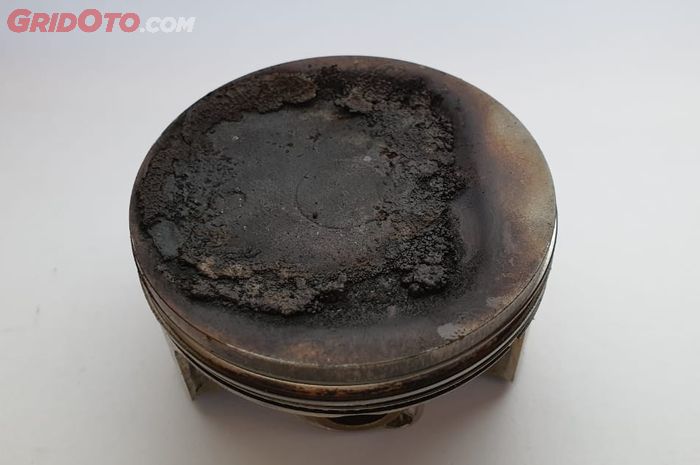 Cara Membersihkan Ruang Bakar Motor 4 Tak. Cara Membersihkan Kerak Karbon di dalam Ruang Bakar Mesin