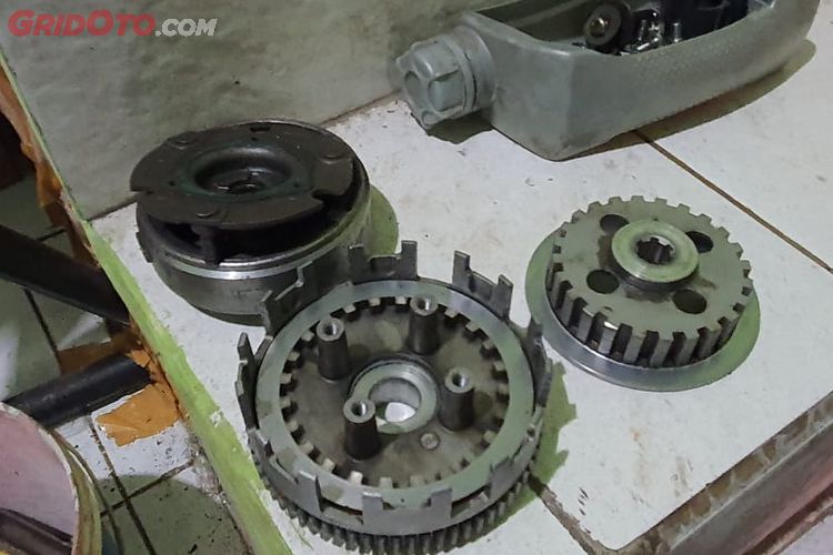 Biaya Ganti Kampas Kopling Motor Bebek. Segini Biaya Ganti Rumah Kopling dan Kampas Kopling Honda