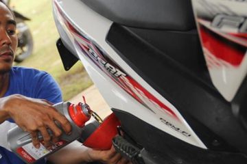 Oli Diesel Untuk Motor. Pakai Oli Diesel di Motor Supaya Lebih Awet, Amankah atau Ada