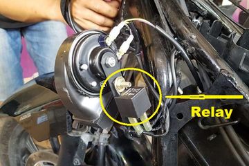 Cara Pasang Toa Di Motor. Suara Klakson Makin Teriak Caranya Pasang Relay, Begini Triknya