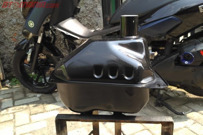 Kapasitas Tangki Mio J. Biar Aman Upgrade Tangki Skutik Yamaha NMAX Jadi 9 Liter, Ini
