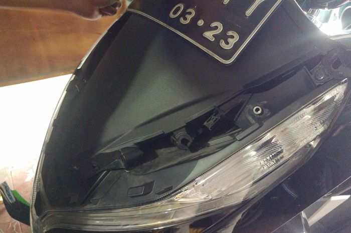 Cara Pasang Windshield Vario 150. Otoseken: Pasang Windshield di Honda PCX 150, Salah Jurus Bikin