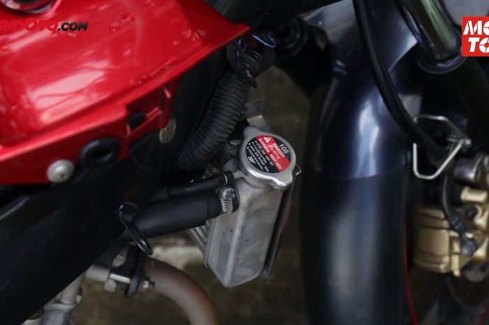 Cara Ganti Air Radiator Jupiter Mx. Video Cara Mudah Mengganti Air Radiator, Nggak Bingung Lagi