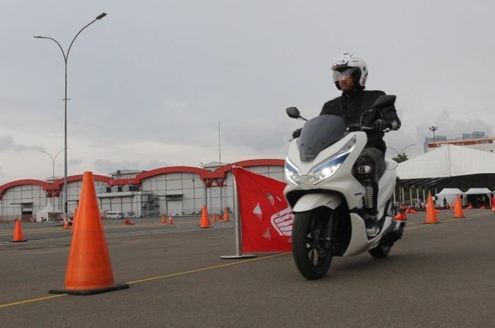 Biaya Servis Kelistrikan Motor. Wuih! Biaya Servis Motor Listrik Honda PCX Electric Jauh Lebih