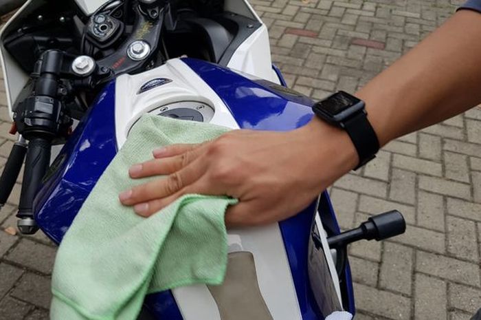 Cara Menghilangkan Goresan Pada Motor Dengan Odol. Mitos atau Fakta? Odol Bisa Bikin Bodi Motor Kinclong dan Anti Lecet