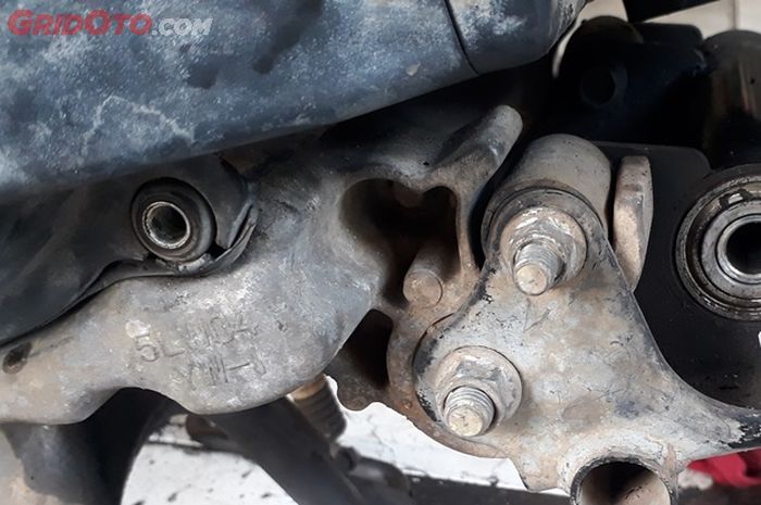 Penyebab Motor Honda Beat Goyang. Ternyata Ini Penyebab Motor Matic Sering Goyang Dumang di