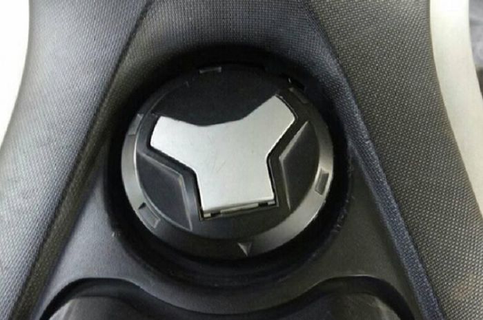 Tutup Tangki Nmax Tanpa Kunci. Kocak! Nutup Tangki Yamaha NMAX Terbalik, Begini Trik