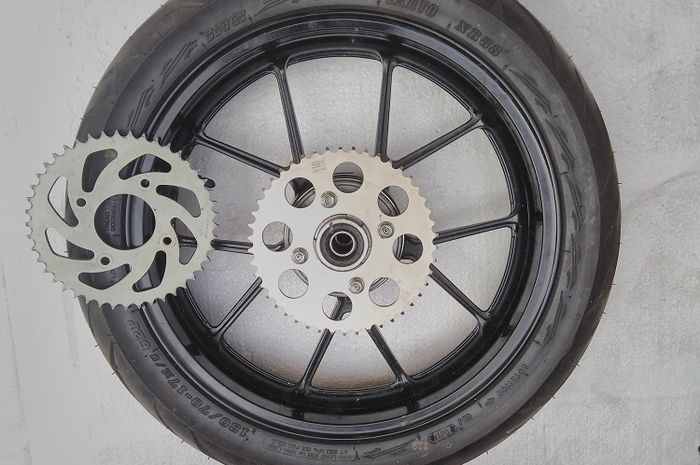 Ukuran Gear Standar Crf 150. Tarikan Mantap Gir Belakang Suzuki GSX-R150 Naik 1 Mata Dan