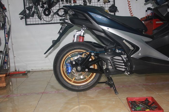 Velg Rcb Aerox Palang 5. Yamaha Aerox Pasang Cakram Belakang Lebih Mudah Berkat