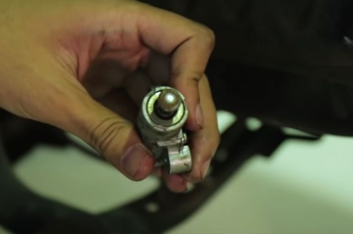 Switch Standar Samping Nmax. Perhatian, Lantaran Hal Sepele Ini, Yamaha NMAX Jadi Susah