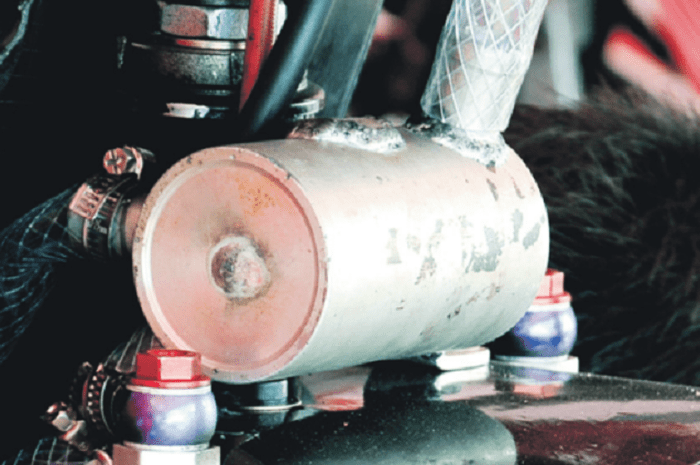 Selang Hawa Mesin Mio. Bikin Lubang Napas Supaya Suhu Mesin Tidak Overheat Dan