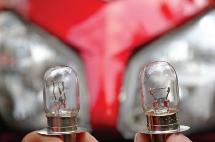 Bikin Terang Lampu Motor Arus Ac. Pengin Upgrade Bohlam Biar Terang, Kok Malah Jadi Redup? Ini