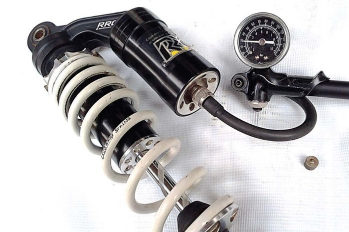 Cara Rebound Shock Belakang Tabung. Motor Sekarang Didukung Sokbreker Tabung Ini Cara Perawatan