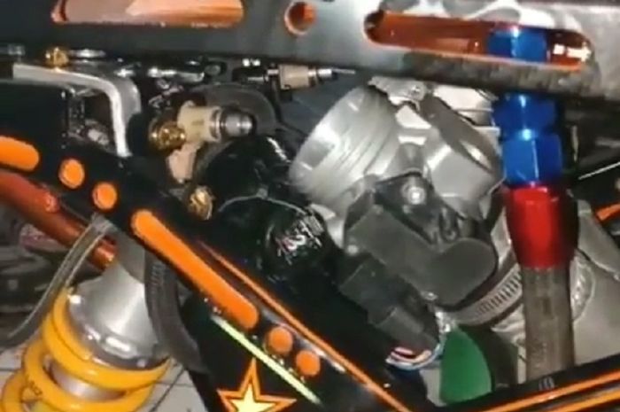 Ninja 2tak Modif. Gokil, Video Motor Kawasaki Ninja 150 2-Tak Diubah Jadi Injeksi