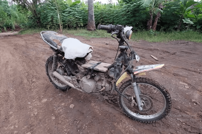 Motor Bebek Raja Tanjakan. Khusus Medan Berat dan Masuk Sungai Honda Supra Terondol