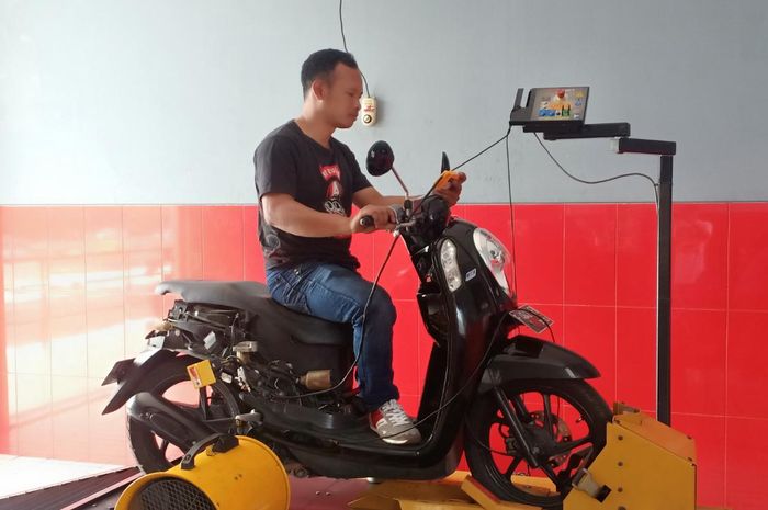 Scoopy Bore Up. Honda Scoopy Lincah Jadi 125 cc Dipakai Guru Ngaji Naik Turun