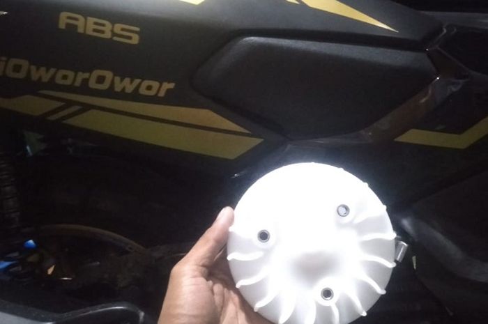 Kipas Radiator Nmax. Demam Pasang Kipas Radiator Honda Vario di Yamaha NMAX