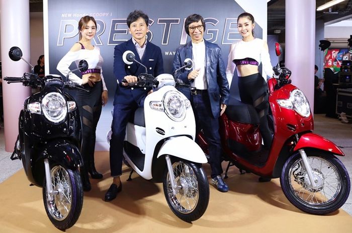 Pelek Yang Cocok Buat Scoopy Merah. Baru Diluncurkan Honda Scoopy Urban Team, Harga Lebih Murah