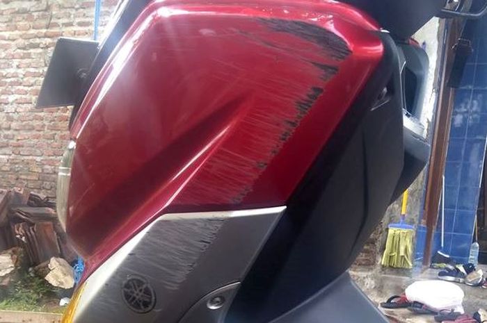 Warna Cat Nmax. Daripada Cat Ulang Body Yamaha NMAX yang Baret Lebih Baik