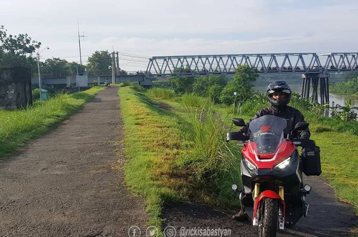 Biaya Modif Vario 125 Touring. Segini Biaya Modifikasi Honda Vario Jadi X-ADV 750, Bodi Runcing