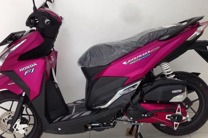 Modifikasi Vario Warna Pink. Jarang Ada Nih, Honda Vario 150 Ini Warna Aslinya Pink, Belinya