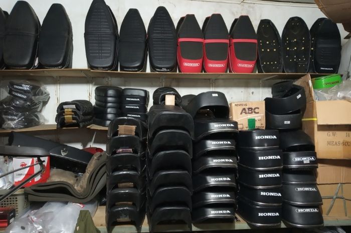 Cara Membuat Jok Motor Japstyle. Murah Banget, Jok Custom Jadi Obat Ganteng Motor Jadul, Cuma