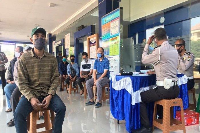Polsek Kemayoran Perpanjang Sim. Horeee Perpanjang SIM Kini Bebas Antrian, Tapi Ada Syaratnya