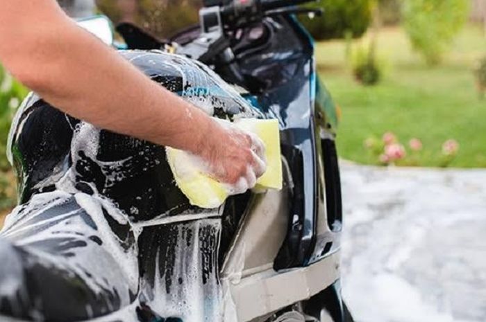 Efek Cuci Motor Pakai Sunlight. Sering Cuci Motor Pakai Sabun Cuci Piring atau Sabun Colek? Nih