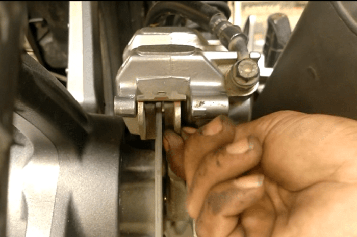 Harga Kampas Rem Cakram Honda Supra Fit. Video Ganti Kampas Rem Cakram Belakang Motor Cuma Butuh 3