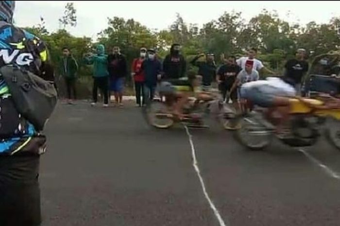Jupiter Mx Balap. Bikin Geger, Video Balap Liar Jupiter MX Vs Ninja RR, Finishnya