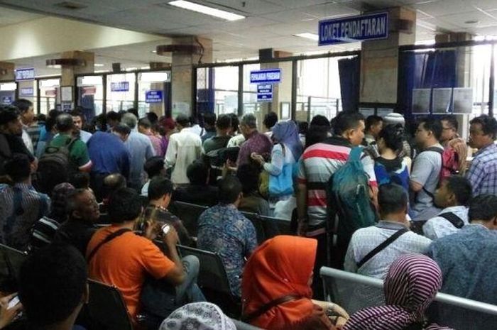 Ganti Plat Motor Sebelum Jatuh Tempo. Mau Bayar Pajak Kendaraan, Bisakah Dua Bulan Sebelum Jatuh