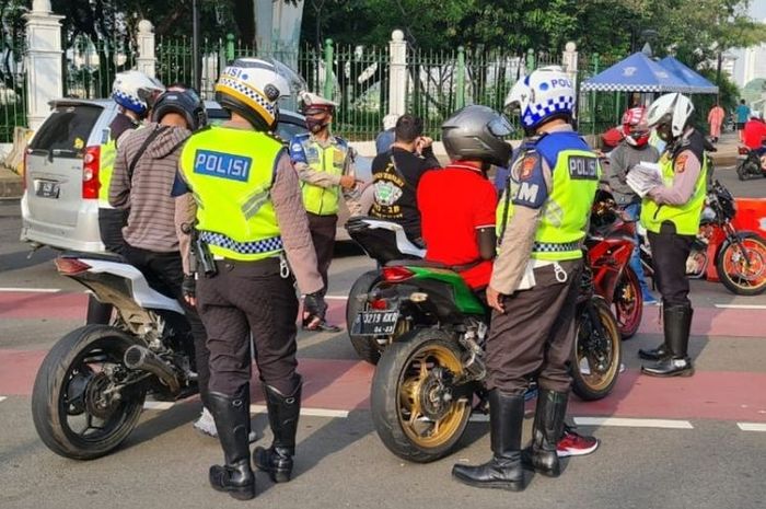 Cara Mengambil Motor Yang Disita Polisi. Catat, Ini Syarat Menebus Motor yang Disita Polisi Karena Pakai