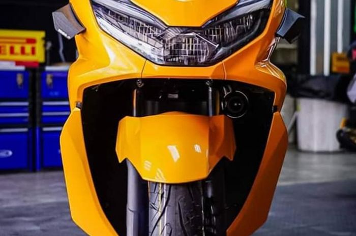 Pcx Warna Kuning. Modifikasi Honda PCX 160, Warna Bodi Mencolok, Pasok Aksesoris