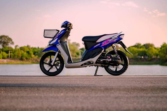 Mio Smile Biru Thailook Style. Menolak Tua, Yamaha Mio Lawas Diberi Modifikasi Minimalis