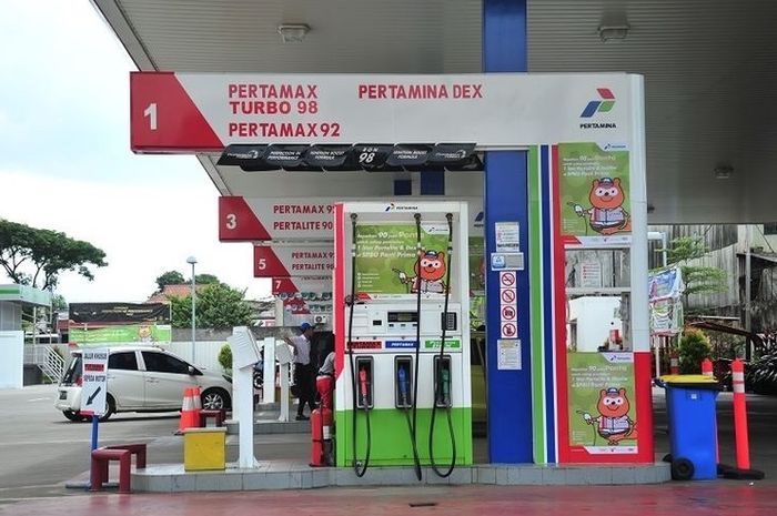 Harga Bensin Full Tank Motor. Wuih Harga BBM Pertamina Ini Diskon Lagi, Isi Bensin Full Tank