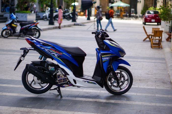 Vario Putih Biru Modif. Modifikasi Honda Vario 150 Minimalis, Grafis Bodi Nyentrik Plus