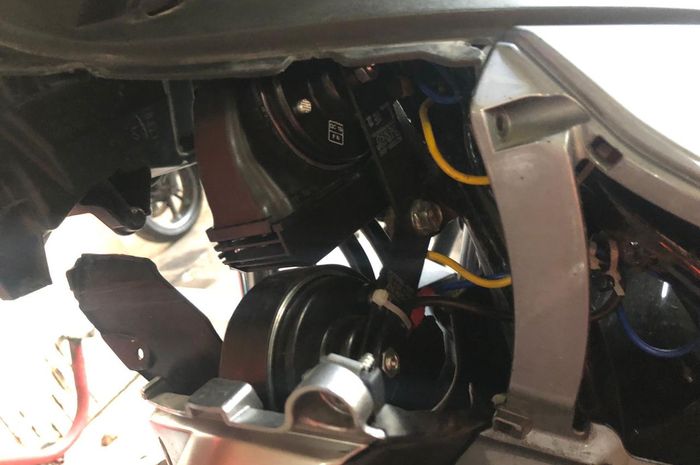 Cara Pasang Klakson Mobil Di Motor. Beneran Nih, Pasang Klakson Mobil di Motor Bisa Bikin Kantong