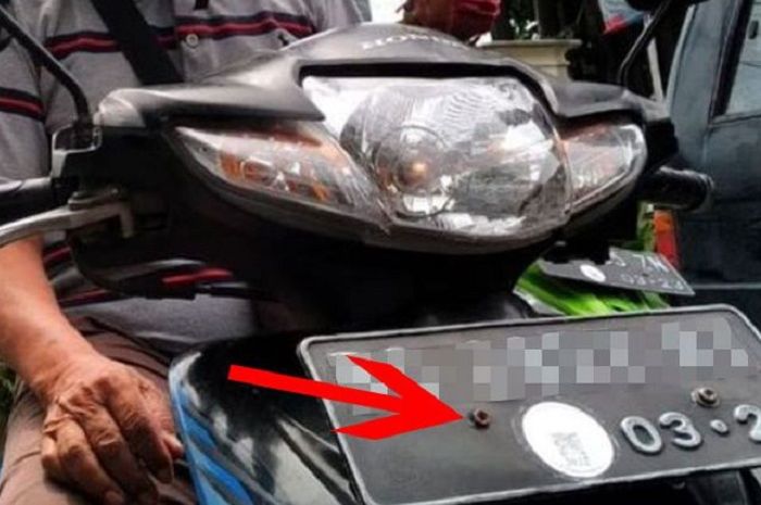 Plat Nomor Mati Apakah Kena Tilang. Awas Kena Tilang, Polisi Tahu Pajak Motor Sudah Mati dari Stiker