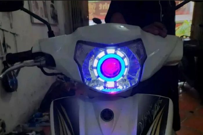 Lampu Variasi Motor Kedap Kedip. Jangan Asal Beli, Simak Larangan Pemasangan Lampu Kelap