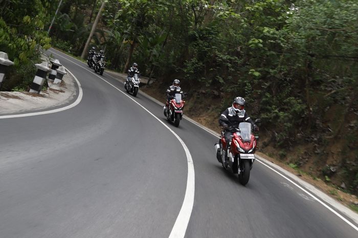Inreyen Motor Di Jalan Tanjakan. 6 TIps Naik Motor Matik Di Jalan Tanjakan Dan Turunan Menurut