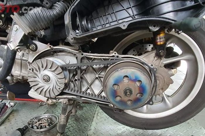 Harga Ganti V Belt Nmax Di Bengkel Resmi. Yamaha NMAX 2022 Sudah Waktunya Ganti Jeroan CVT, Kira-kira