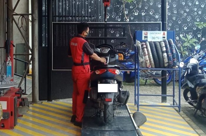 Servis Pertama Motor Baru. Alasan Penting Motor Baru 500 Km Sudah Harus Servis Pertama