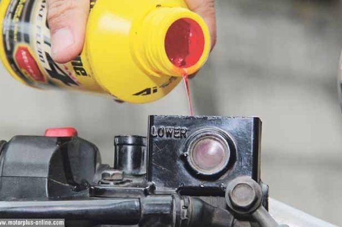 Piston Kaliper Macet. Ini Penyebabnya Piston Kaliper Rem Cakram Sering Macet Dan