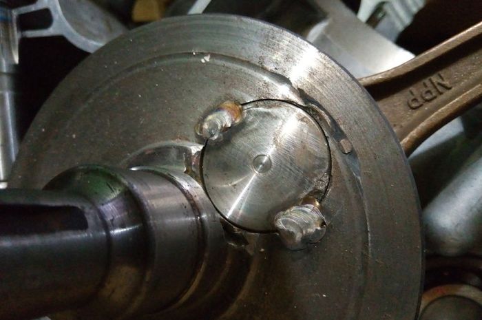 Efek Kruk As Oleng. Cegah Setang Piston Melintir Saat Melakukan Stroke Up, Loe Musti